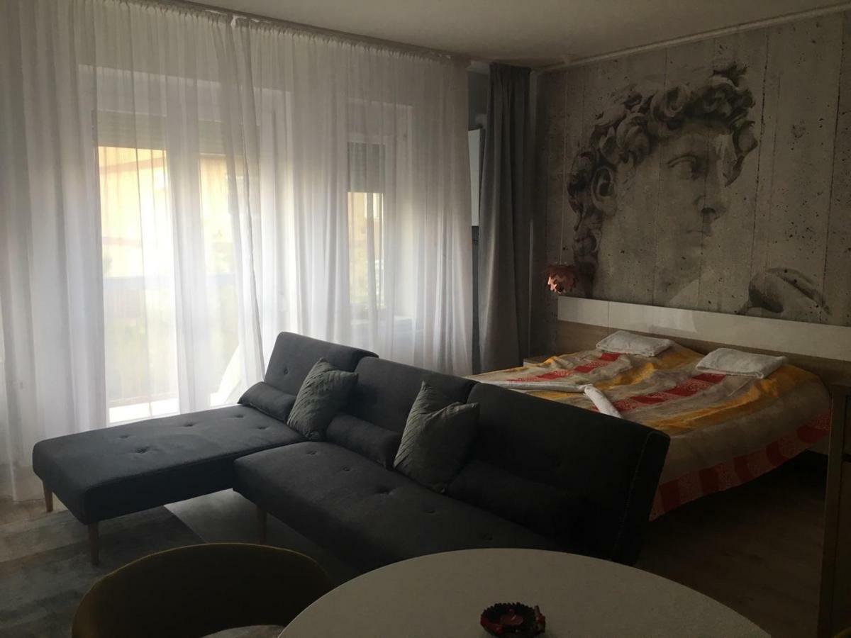 Hunyadi Apartman Szekszárd Екстериор снимка